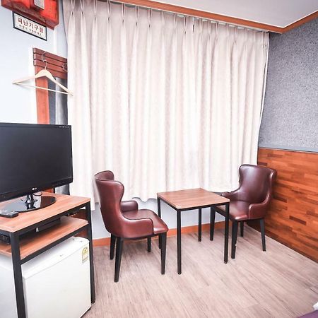 Hotel Noblesse Сеул Экстерьер фото