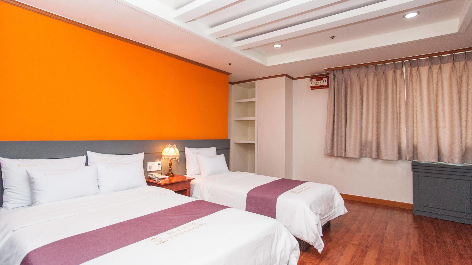 Hotel Noblesse Сеул Экстерьер фото