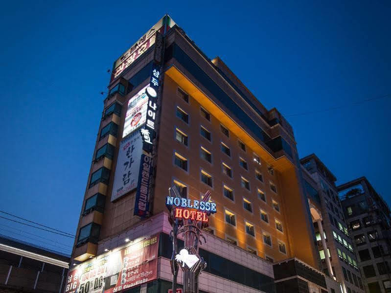 Hotel Noblesse Сеул Экстерьер фото
