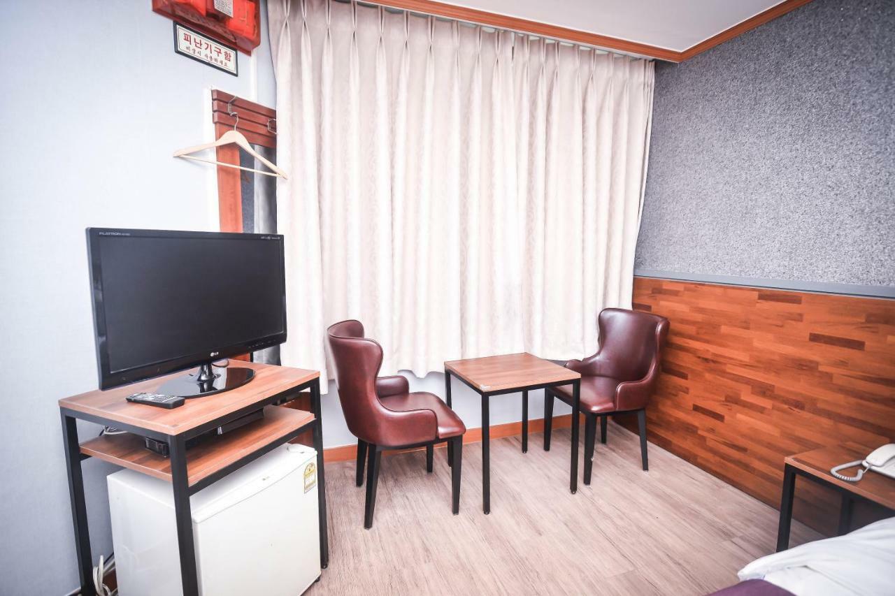 Hotel Noblesse Сеул Экстерьер фото