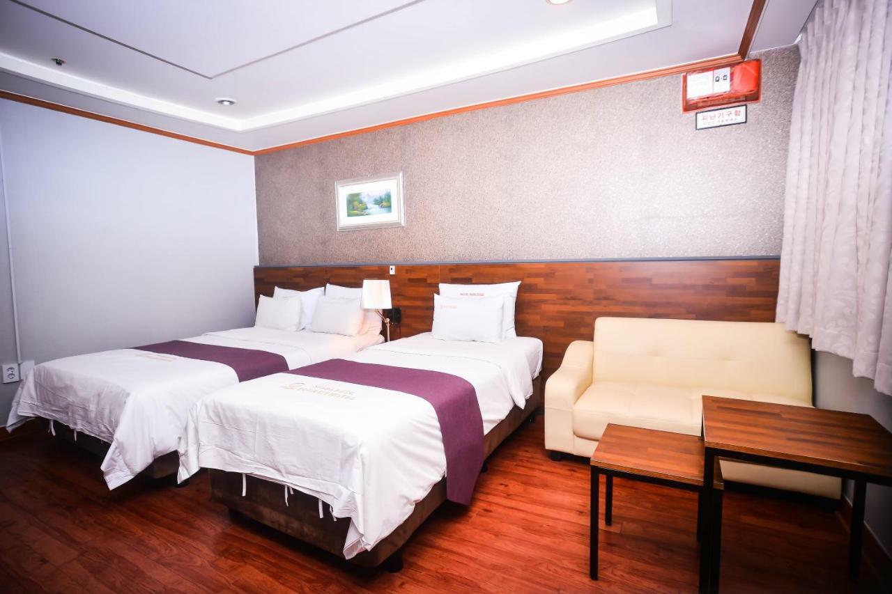 Hotel Noblesse Сеул Экстерьер фото