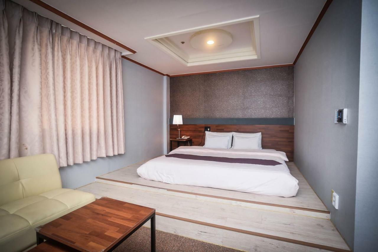 Hotel Noblesse Сеул Экстерьер фото