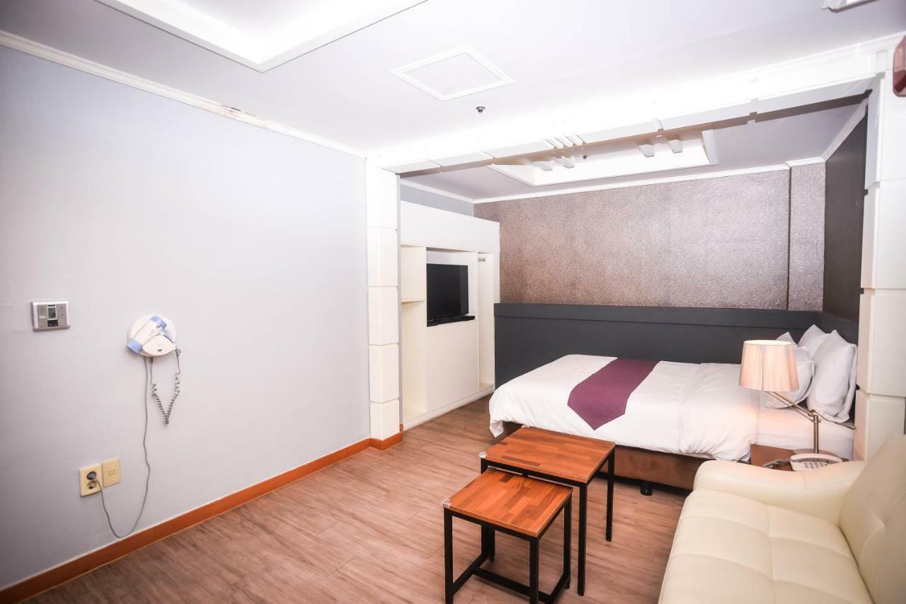 Hotel Noblesse Сеул Экстерьер фото