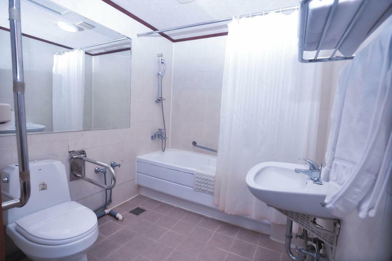 Hotel Noblesse Сеул Экстерьер фото